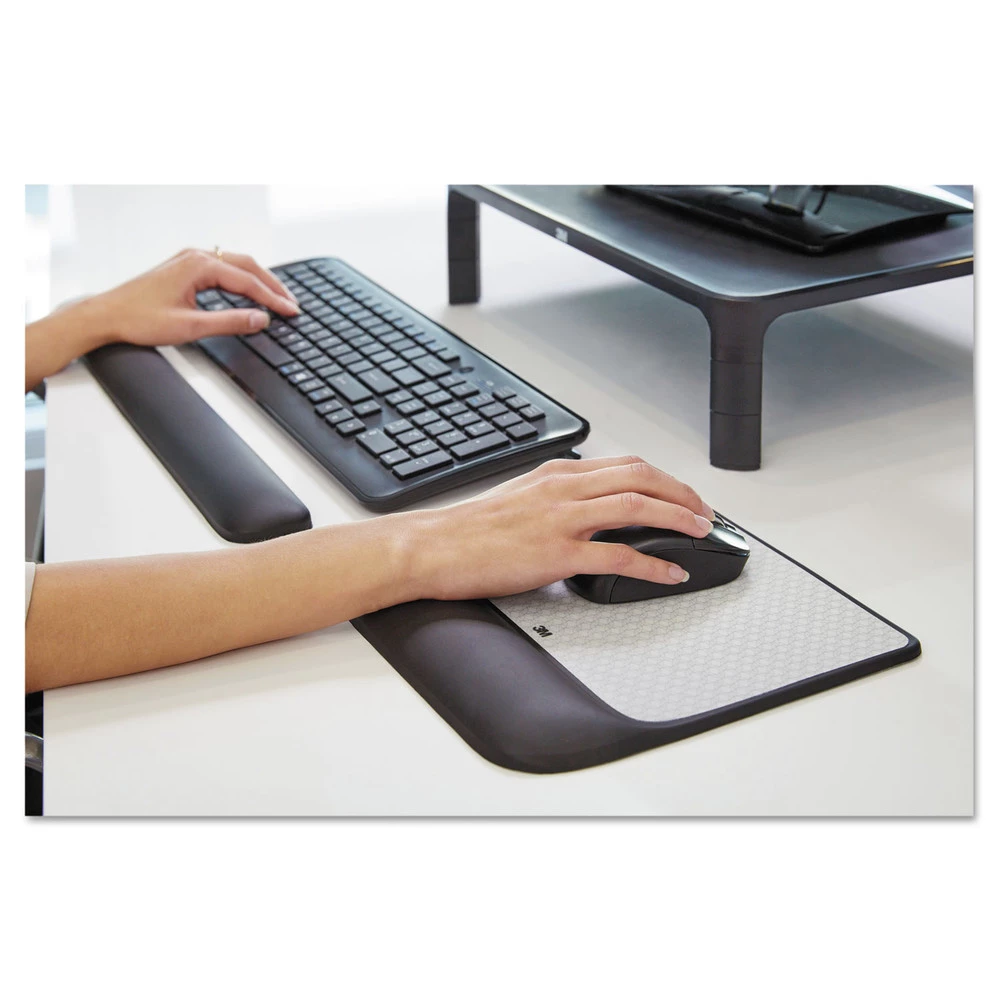 3M MW85B 8 1/2 In. X 9 In. X 3/4 In. Solid Color Precise Mousing Surface Mouse Pad With Gel Wrist Rest - Image 9